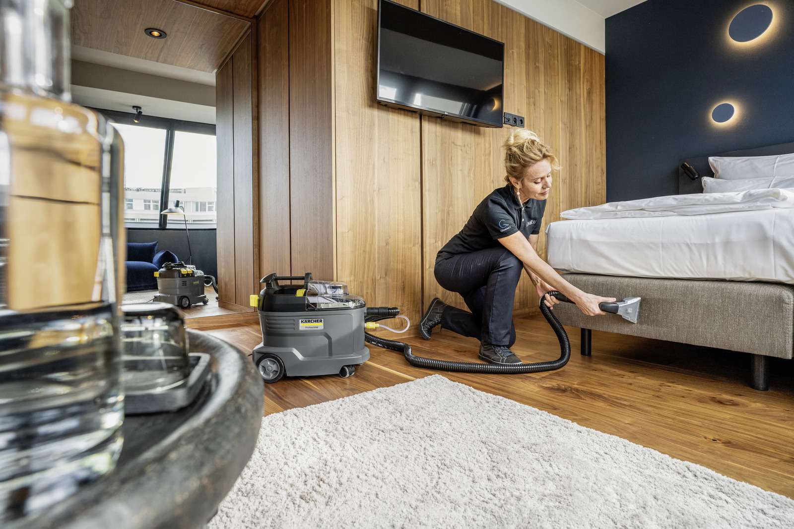 Lavatappeti e lavamoquette professionale Spruzzo estrazione Puzzi 8/1 con bocchetta manuale Karcher